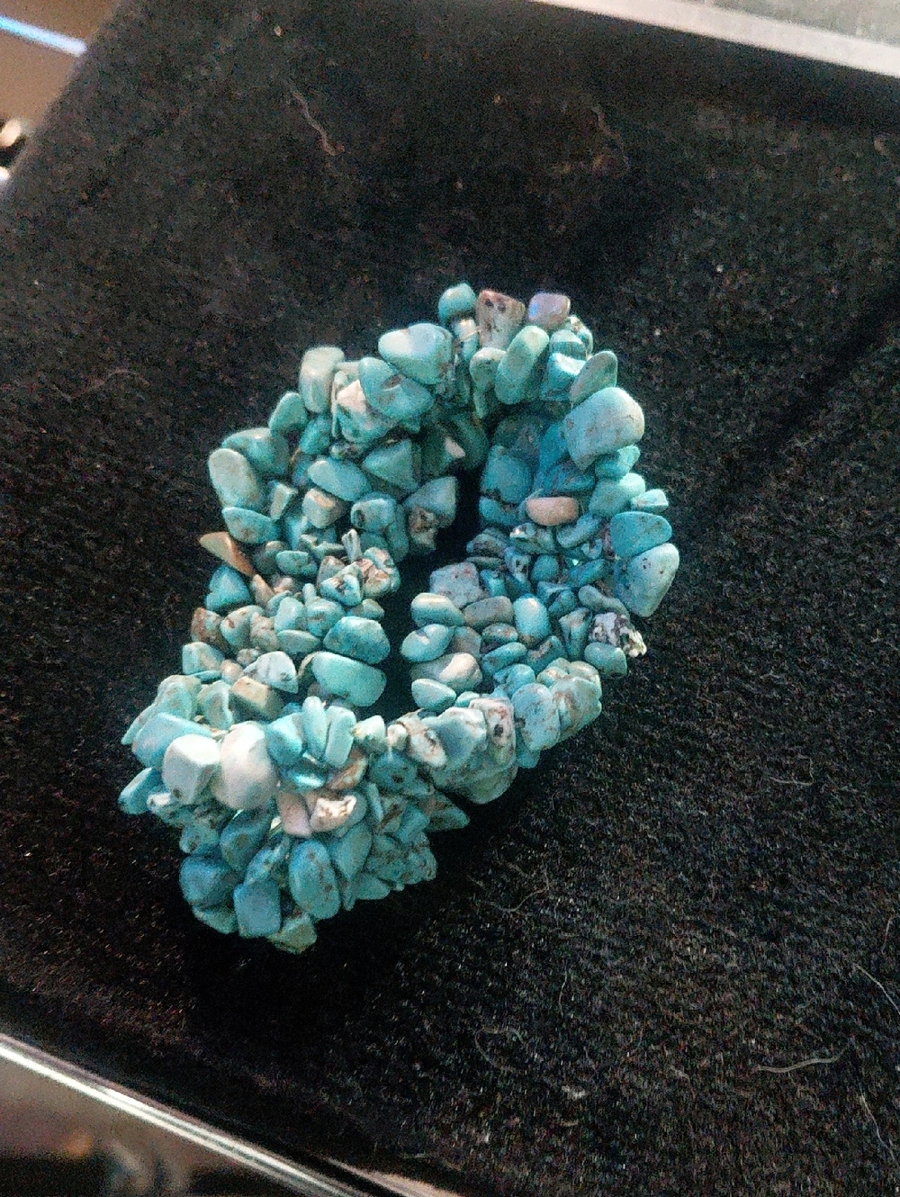 Blue shell poka bracelet
